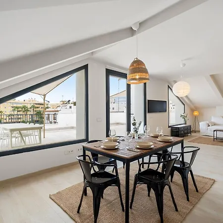 Incredible Terrace, Sea Views, Great Location *