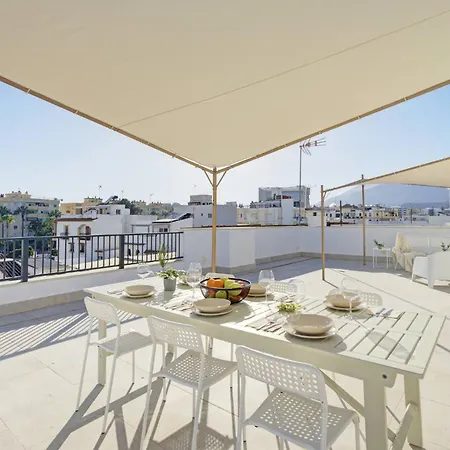 Incredible Terrace, Sea Views, Great Location 埃斯特波纳