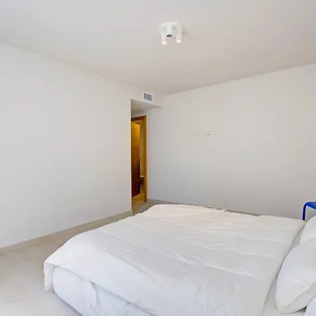 Incredible Terrace, Sea Views, Great Location 埃斯特波纳