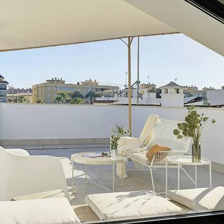 Апартаменти Incredible Terrace, Sea Views, Great Location