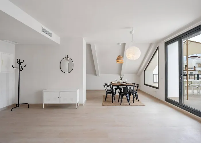 Incredible Terrace, Sea Views, Great Location * Εστεπόνα