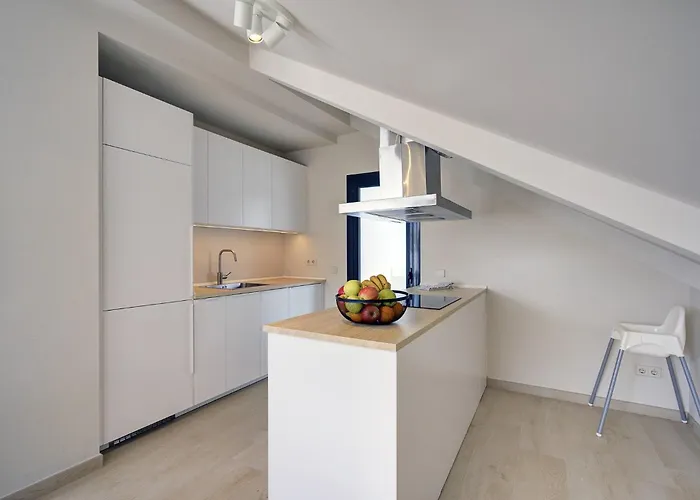 Incredible Terrace, Sea Views, Great Location *