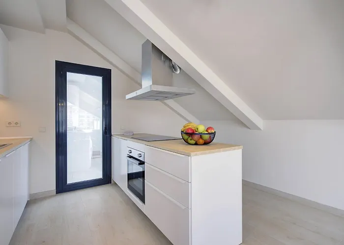 Incredible Terrace, Sea Views, Great Location *