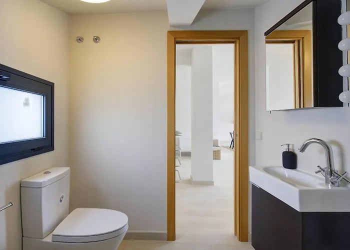 Incredible Terrace, Sea Views, Great Location *